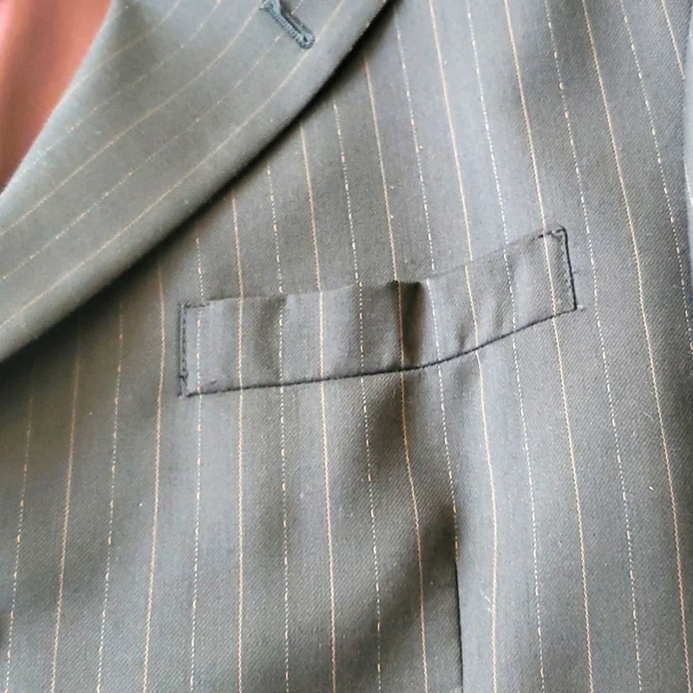 Ted Baker Black Endurance Pinstripe 3 Button Blazer Sz 44R‎